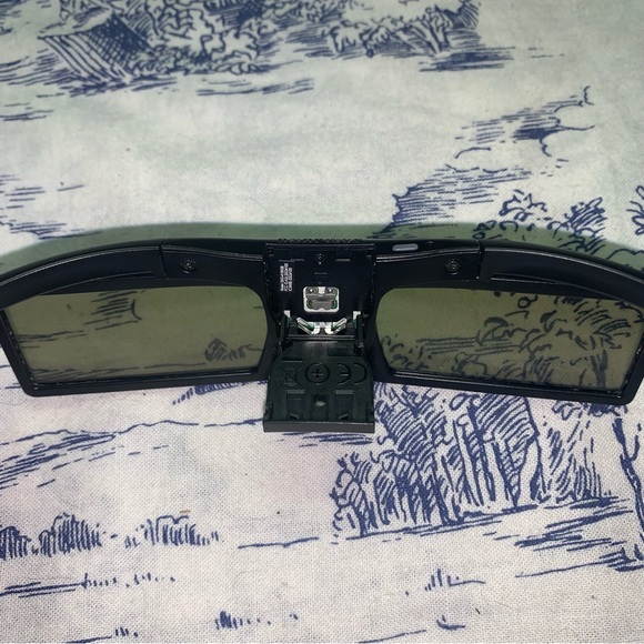 Samsung 3D Active Glasses SSG4100GB Samsung 3D Active Glasses For Television - Picture 6 of 7